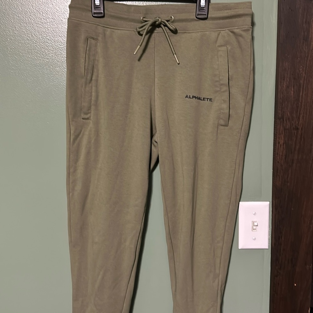 Men’s alphalete joggers